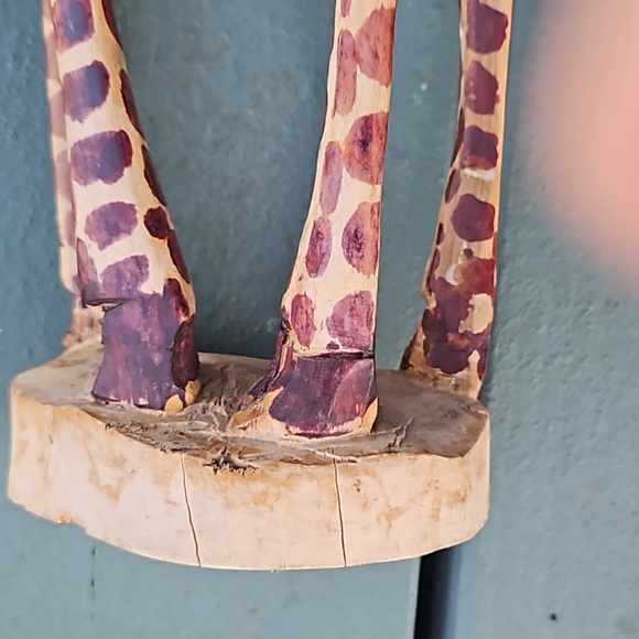 🩵 2 foot tall wood carved giraffe figurine - Picture 9 of 13